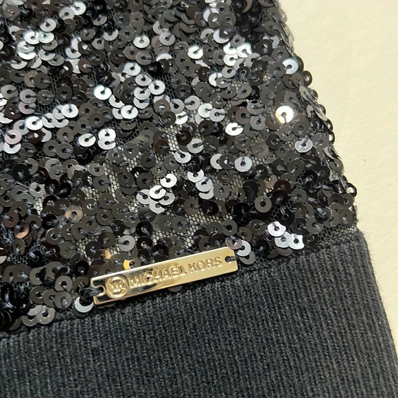 New with tag navy sequin top from Michael Kors size S - Picture 4 of 6